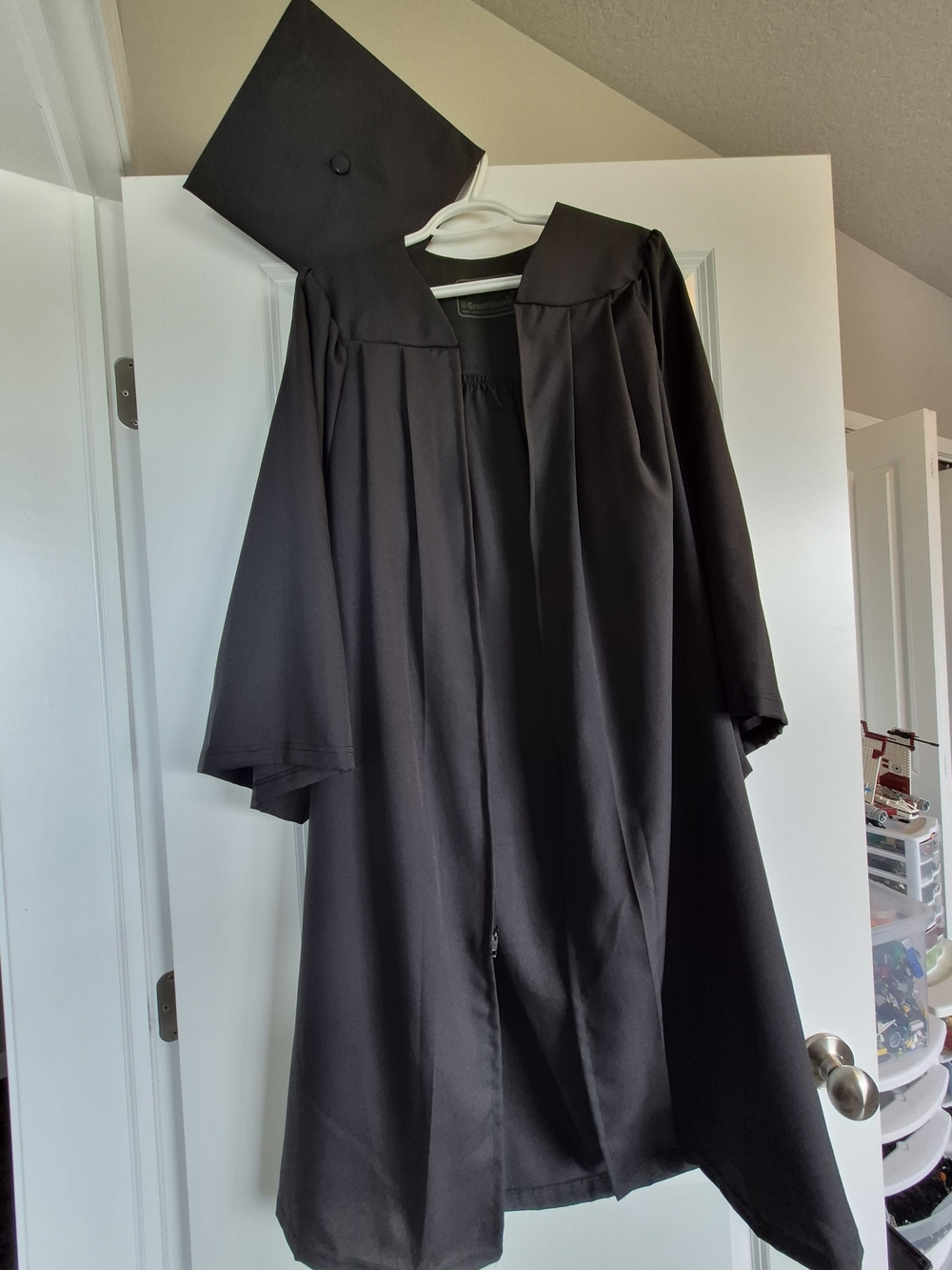 Black Graduation Gown Only Oak Hall 5'3" To 5'5"